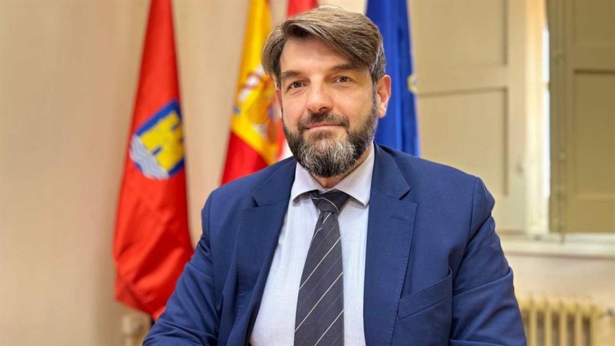 El presidente de la Ciudad Deportiva Municipal ha denunciado la nueva estrategia del PSOE local