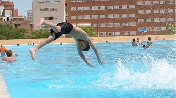 La piscina del Polideportivo municipal abre el sábado 18 de junio