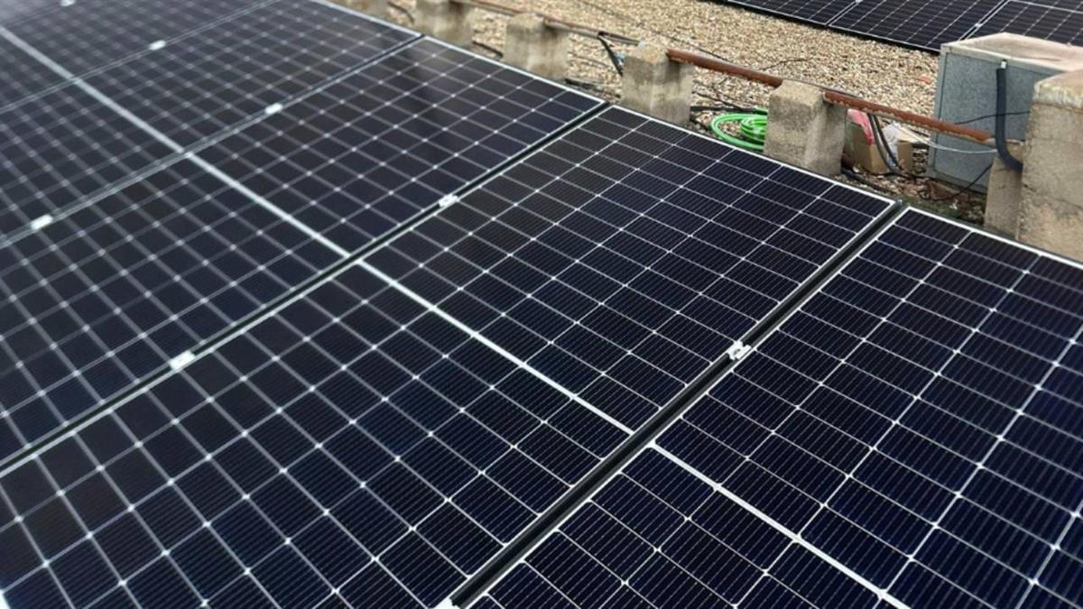 Para mejorar la eficiencia energética de las instalaciones públicas y promover el ahorro energético