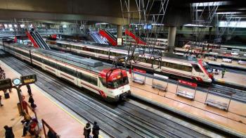 El secretario de Estado de Transportes, David Lucas, ratifica el compromiso del Gobierno con la mejora de la red de tren de Madrid