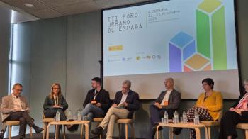 La alcaldesa ha presentado su modelo de regeneración urbana en el III Foro Urbano de España
