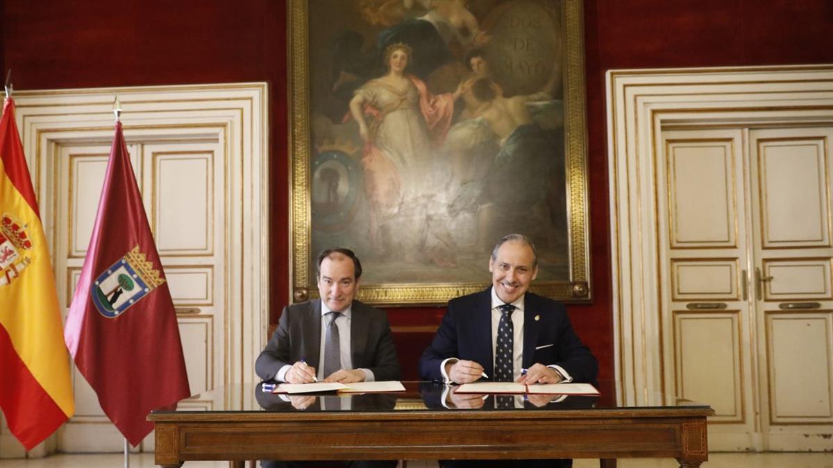 Carabante ha firmado un convenio de colaboración con el presidente de la Unión Interprofesional de la Comunidad de Madrid
