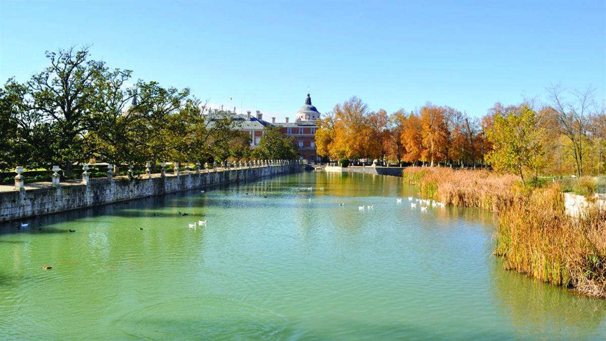 La presidenta habló del proyecto en un desayuno con el Círculo de Navarra