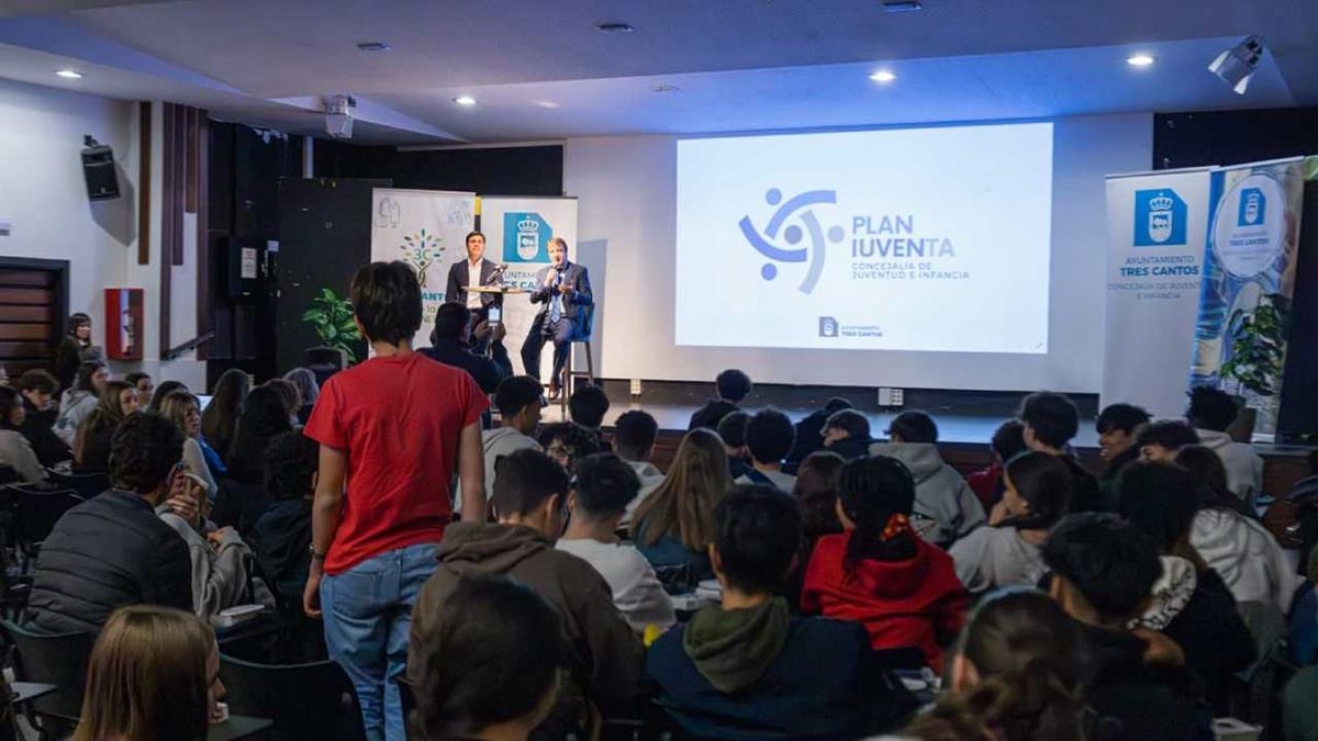 La formación denuncia la falta de compromiso del PP con el Plan IUVENTA