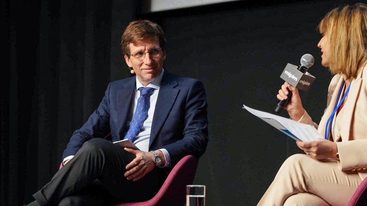 El alcalde busca ampliar el parque de alquiler asequible en la capital