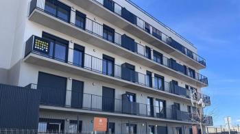 Álvaro Berrocosa denuncia falta de transparencia y cuestiona el precio de las viviendas, mientras recuerda la necesidad de soluciones habitacionales de mayor alcance