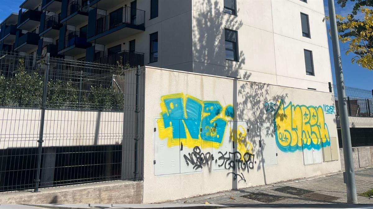 El PP condena que desde el consistorio no se hayan eliminado las pintadas que han aparecido en una de las fachadas
