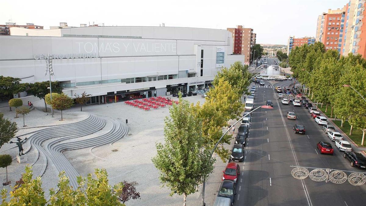 Durante estos días festivos se han programado cinco exposiciones gratuitas en el CEART y una visita guiada por el MAUF   