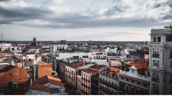 Si estás planeando visitar la capital española y aparecen días lluviosos, no hace falta que canceles tus vacaciones