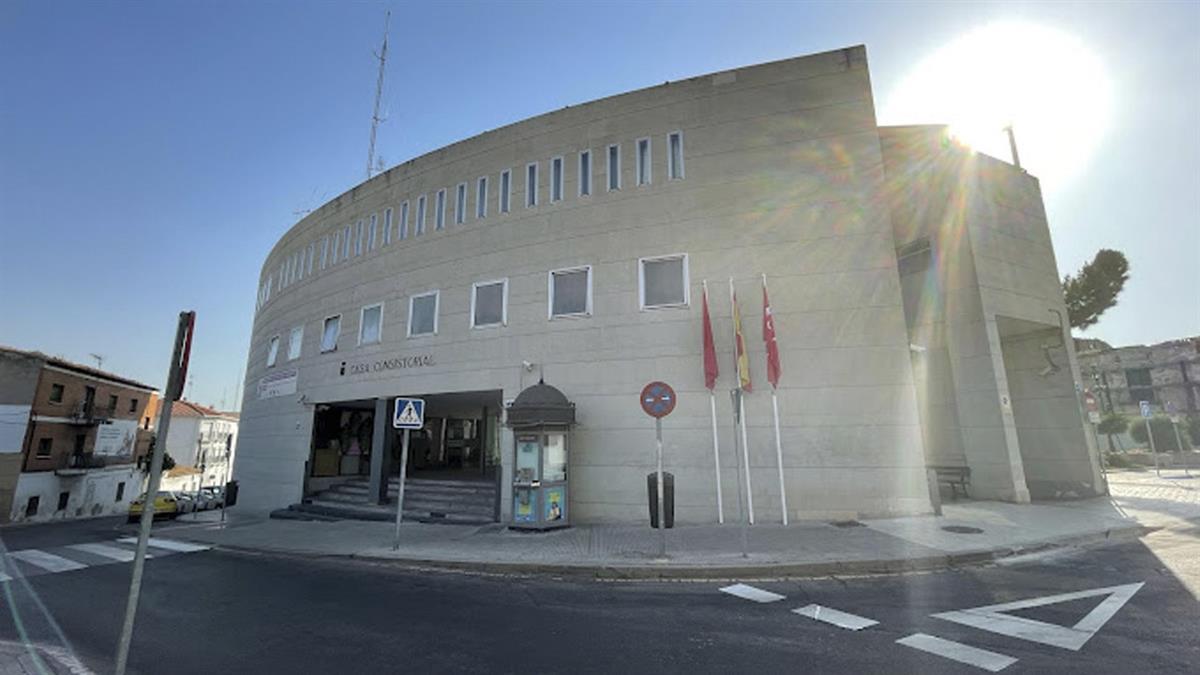 En total, se ofertan tres plazas de ingeniero y de técnico de Relaciones Laborales