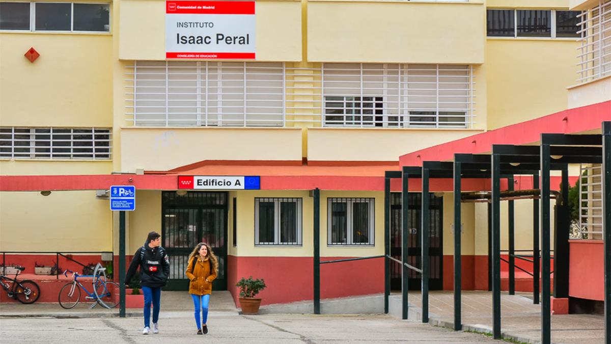 En Torrejón de Ardoz los estudiantes pueden estudiar Formación Profesional en seis centros educativos: IES Las Veredillas, IES Isaac Peral, IES Valle-Inclán, IES León Felipe, Centro de Formación Profesional Corredor del Henares y Centro TAFAD Madrid
