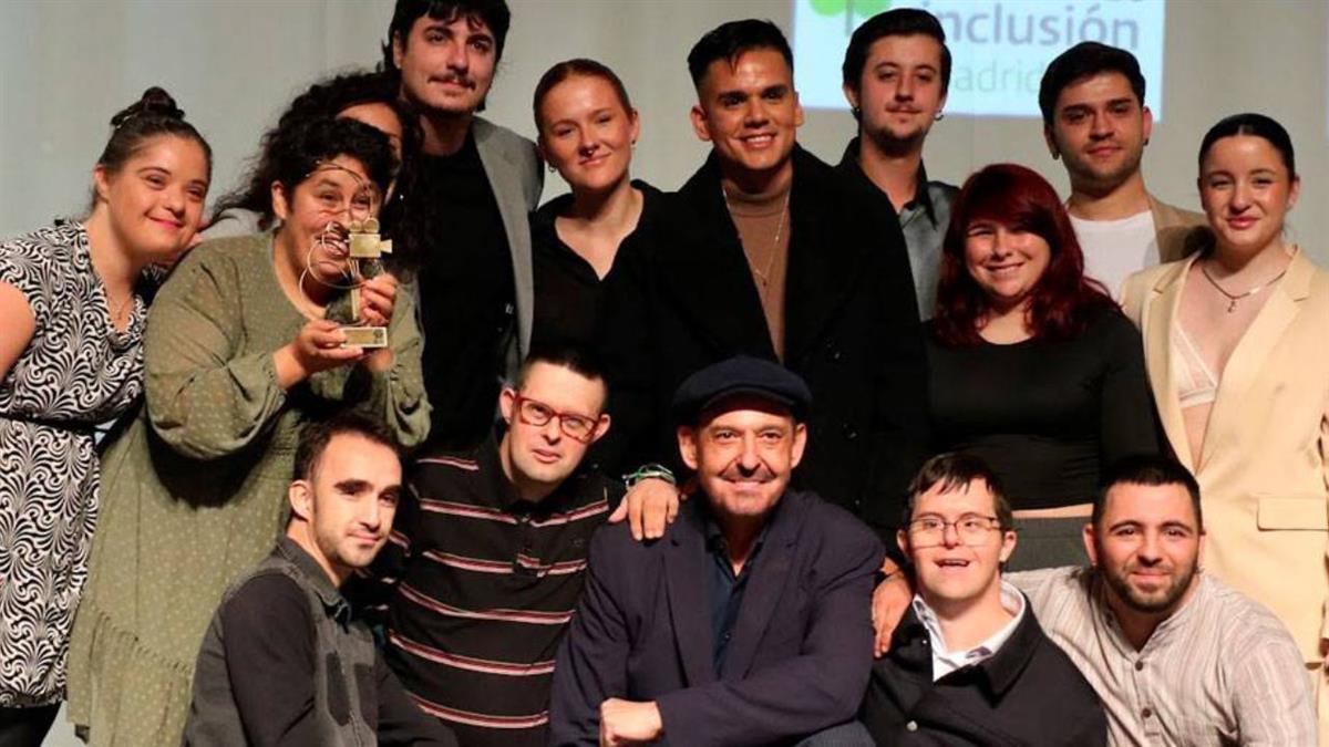 Se establecen varias categorías, como ficción, documental y animación