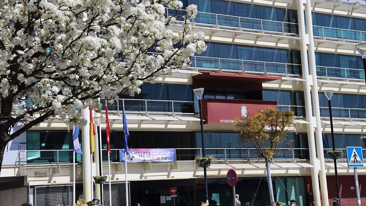 El plazo medio de pago a proveedores se sitúa en el 2023 en 13 días, muy por debajo de la media regional (30,4 días) y nacional (27,10 días)