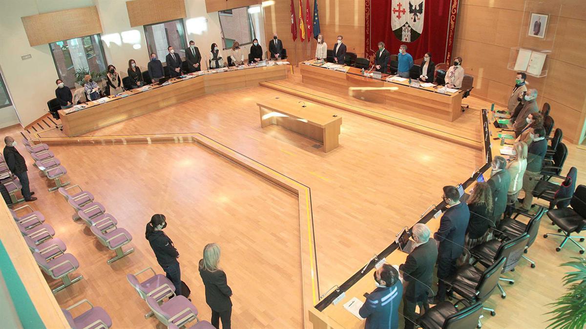 También ha salido adelante el homenaje a la escritora Almudena Grandes 