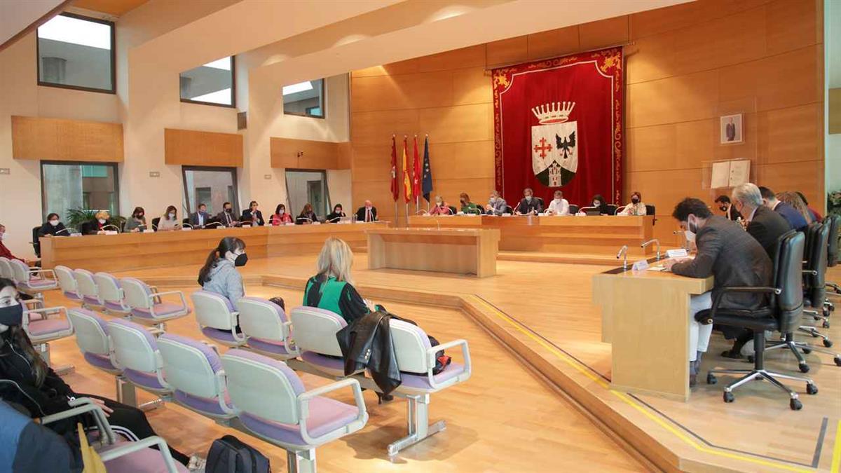 Además se ha aprobado una moción de apoyo al pueblo ucraniano 