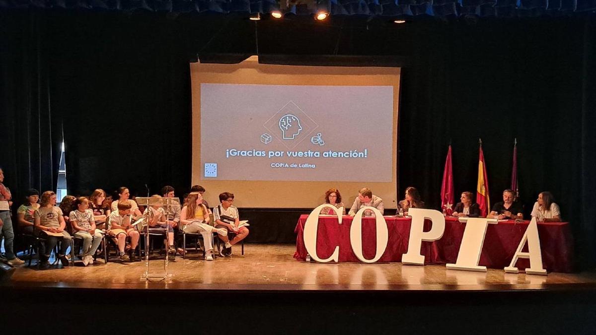 Se ha celebrado esta tarde, presidido por el concejal del distrito, Alberto González
