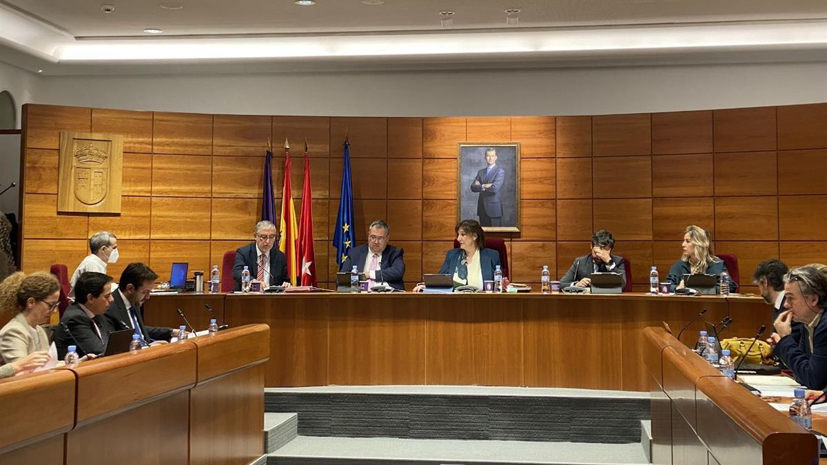 Los socialistas habían propuesto destinar 150.000 € para enviar grupos electrógenos a la población ucraniana