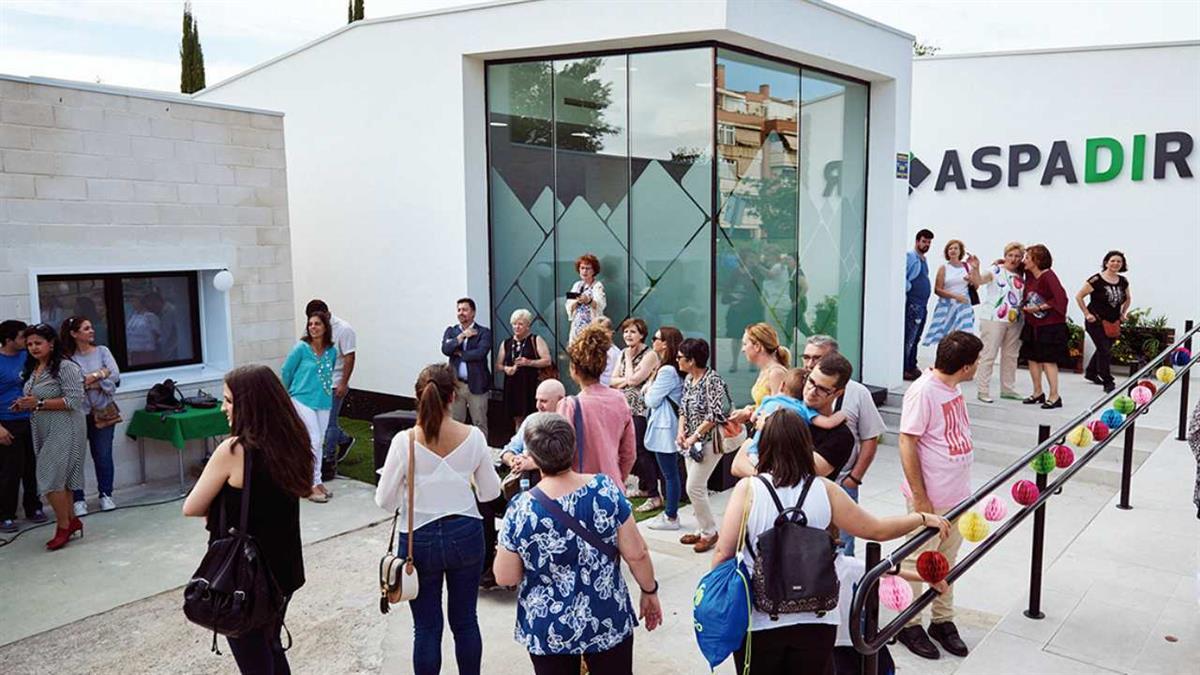 Para la construcción de un centro de rehabilitación y de un centro de día para personas con discapacidad