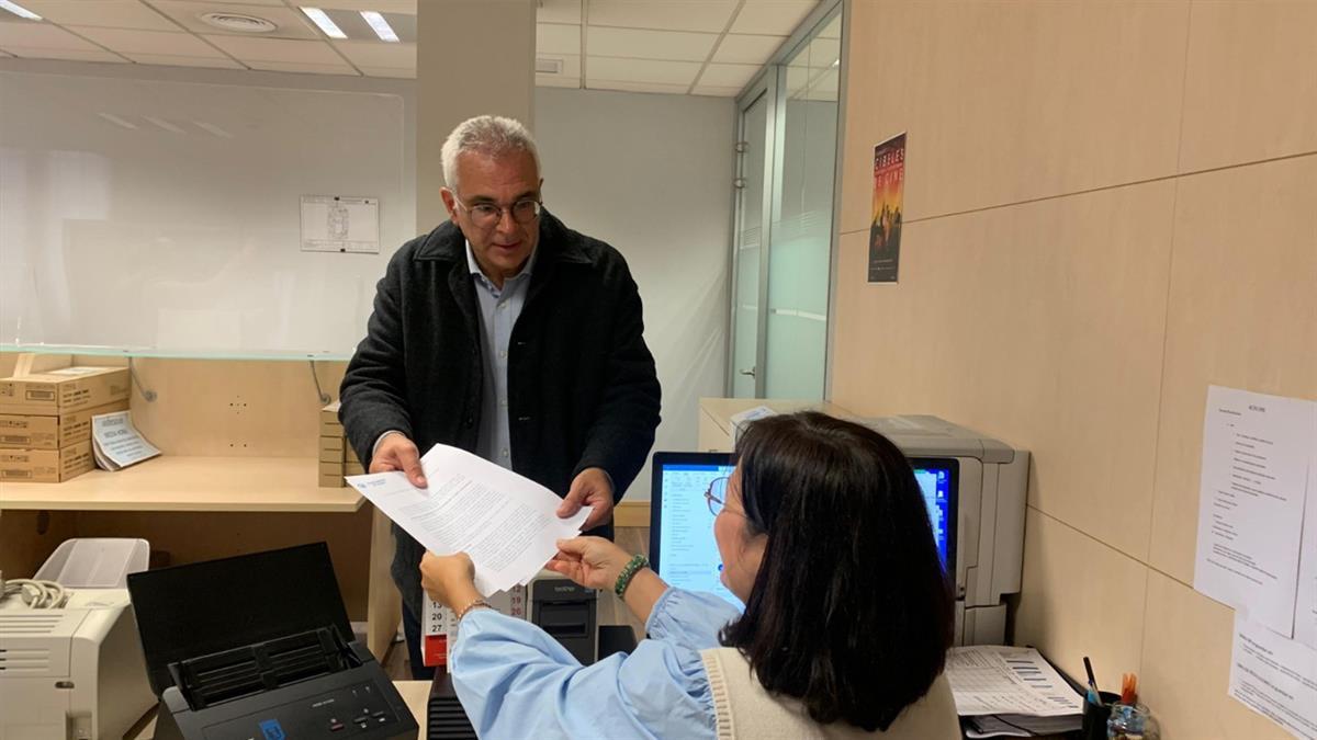 PP y PSOE presentan sus propuestas para la sesión que se celebrará la próxima semana