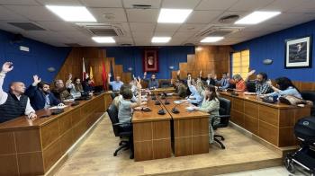 El alcalde denuncia la postura adoptada ante las propuestas presentadas