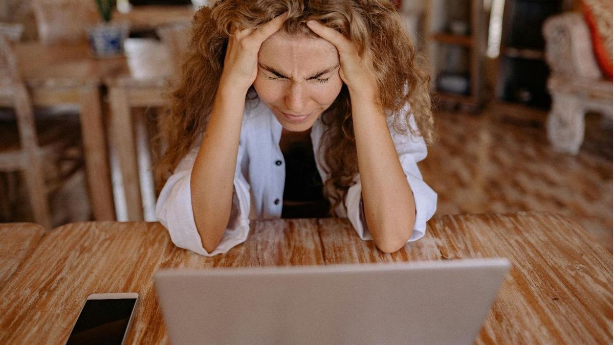 Aseguran que el Ayuntamiento hace una criba digital que deja sin acceso a la cultura y al deporte a una parte de los vecinos