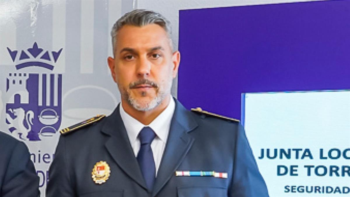 El Ayuntamiento resuelve que el que era comisario tiene derecho a incorporarse al servicio, pero no a recuperar su anterior puesto