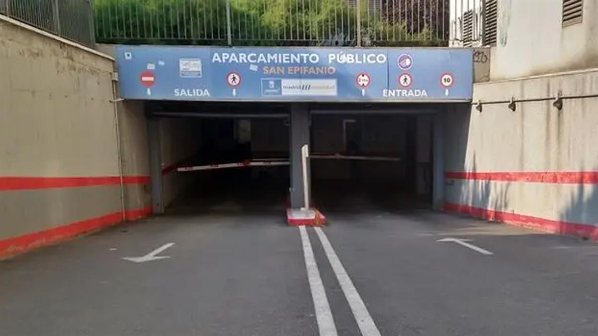 Apuntan que en en aparcamientos municipales las empresas pagan un importe menor que los vecinos por el alquiler 