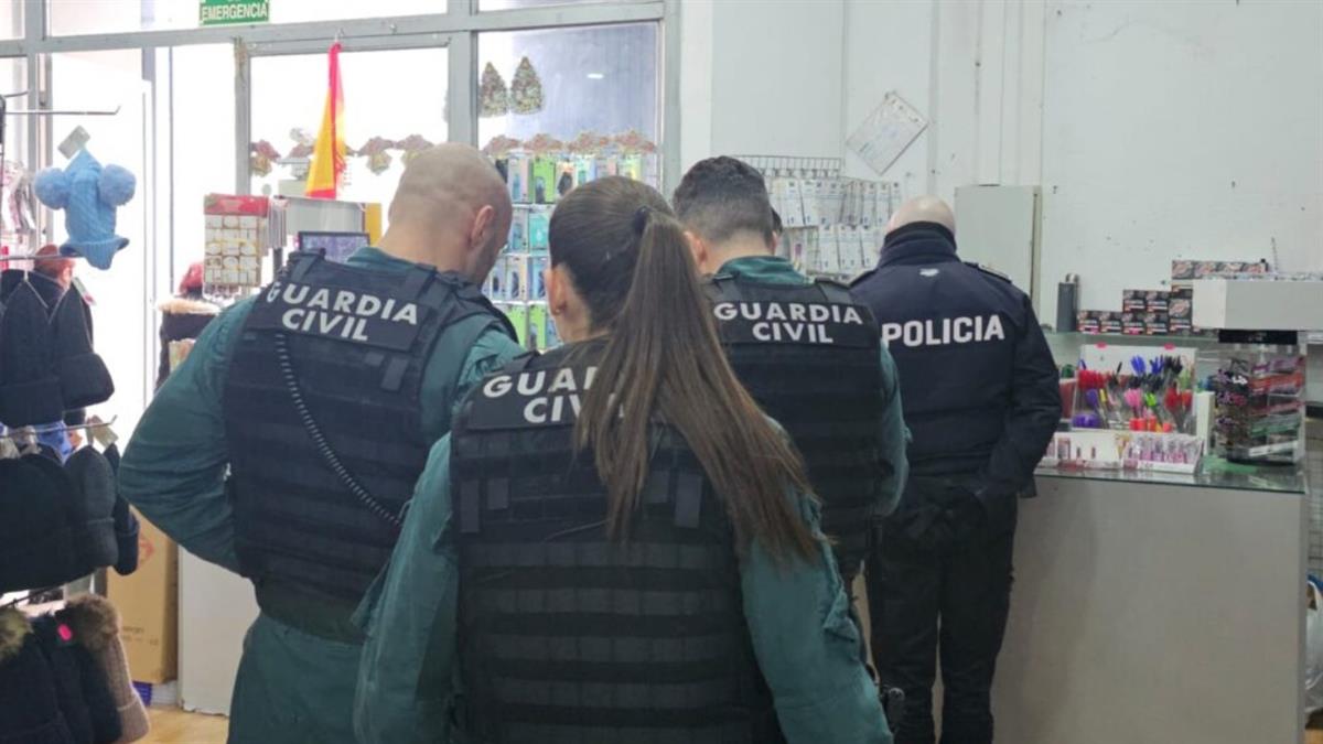 Los agentes se han desplazado al objeto de comprobar las características de los productos