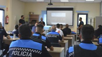 La Policía de Humanes fue la primera en 2019 en recibir esta formación en la Comunidad de Madrid
