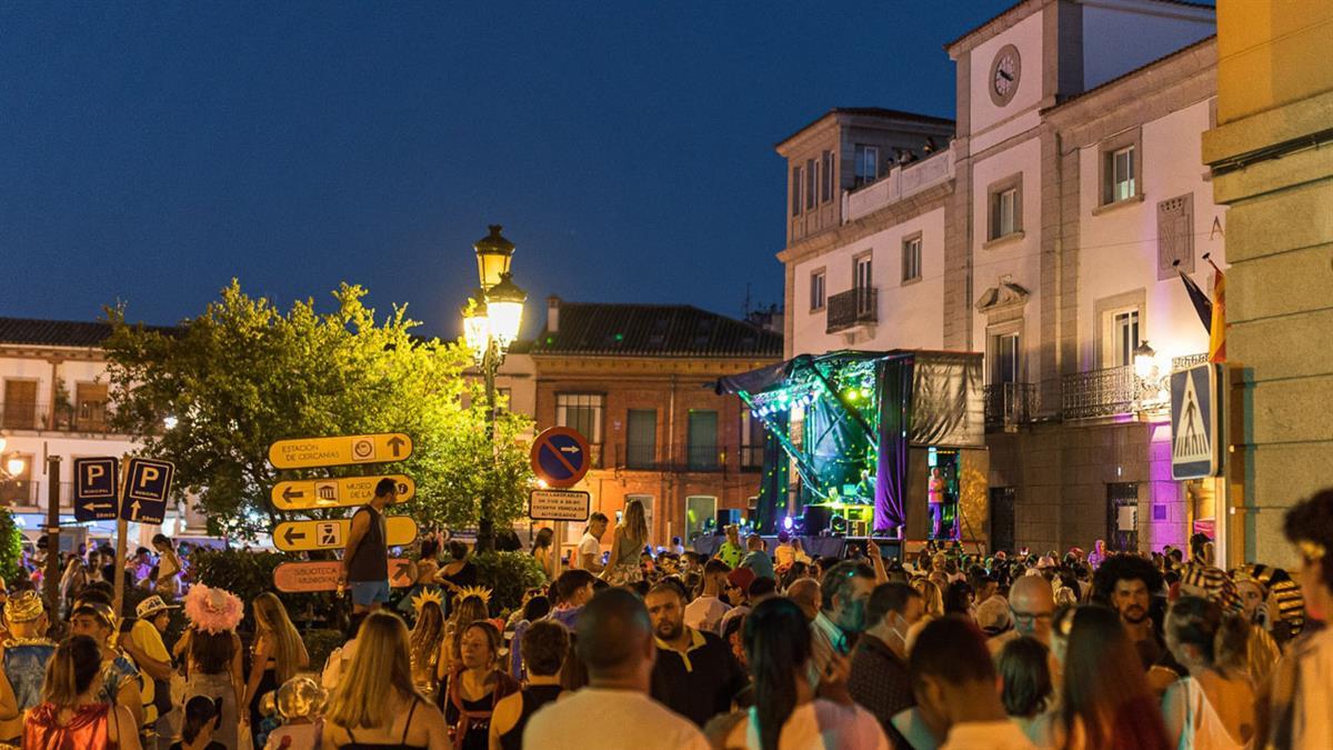 El evento brindará un desfile y un final de fiesta dividido en dos ambientes
