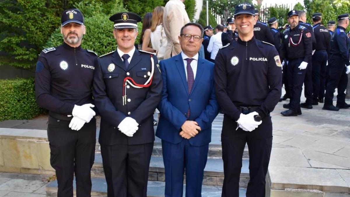 Desde hoy contamos con un nuevo subinspector y dos nuevos oficiales