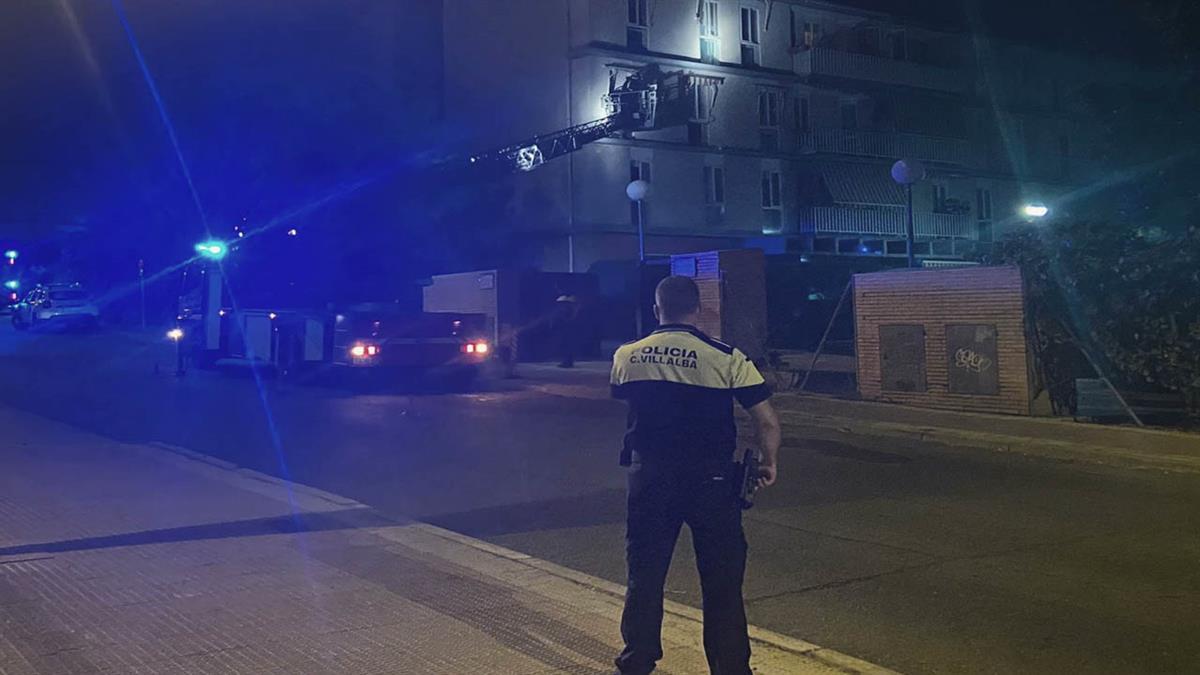 Una mujer falleció sola en su casa y los agentes se personaron para encontrar el cuerpo sin vida