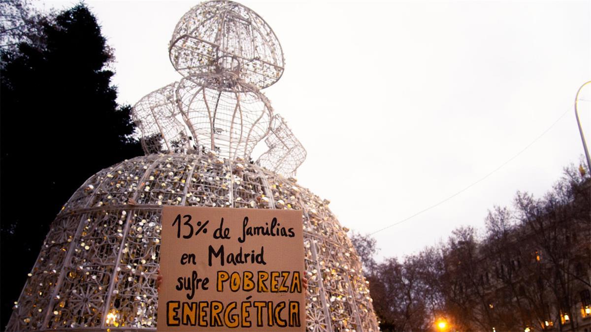 Han justificado su actuación acusando al gobierno municipal de no hacer nada por la pobreza energética