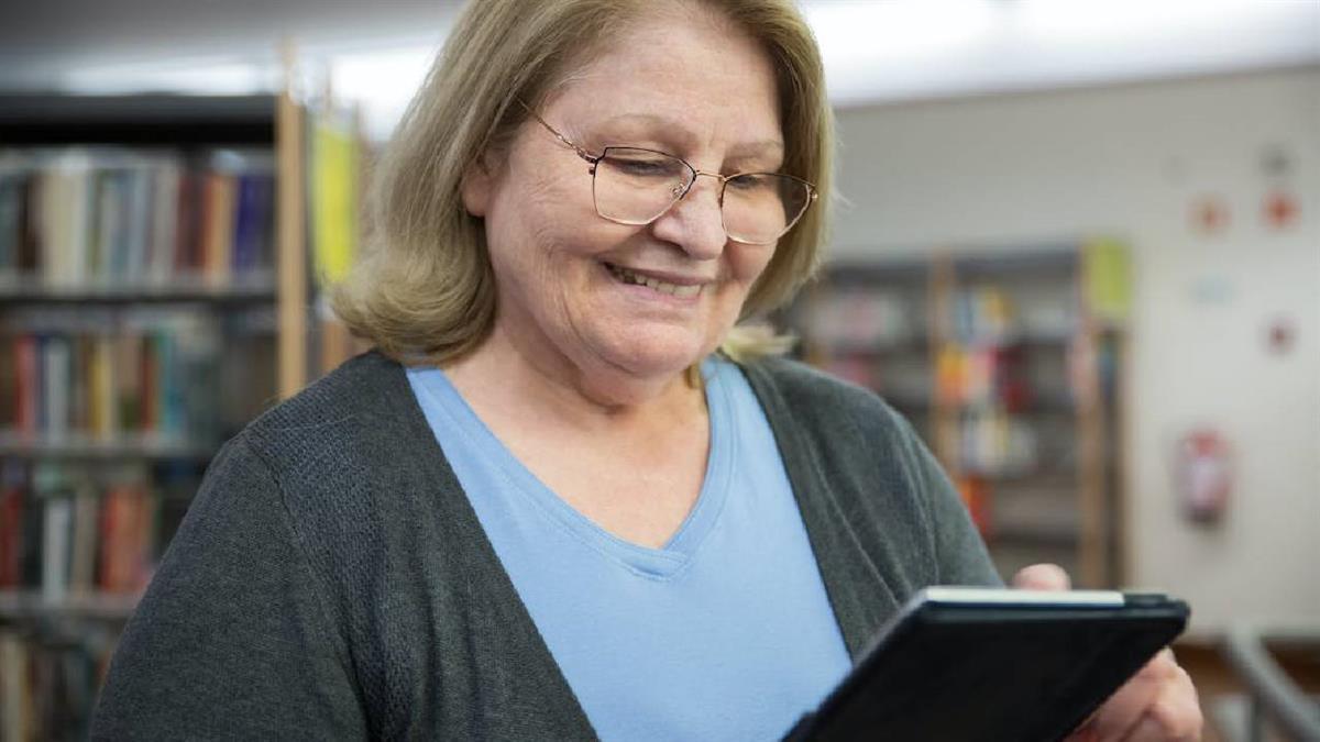 La Concejalía de Mayores y la Obra Social ‘la Caixa’ ofrecen un taller gratuito para los mayores que quieran profundizar en el uso de WhatsApp