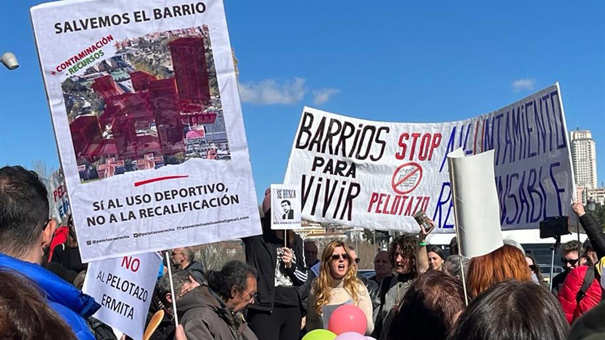 Desde el Ayuntamiento defienden la "regeneración urbana" ante las críticas de oposición y vecinos 