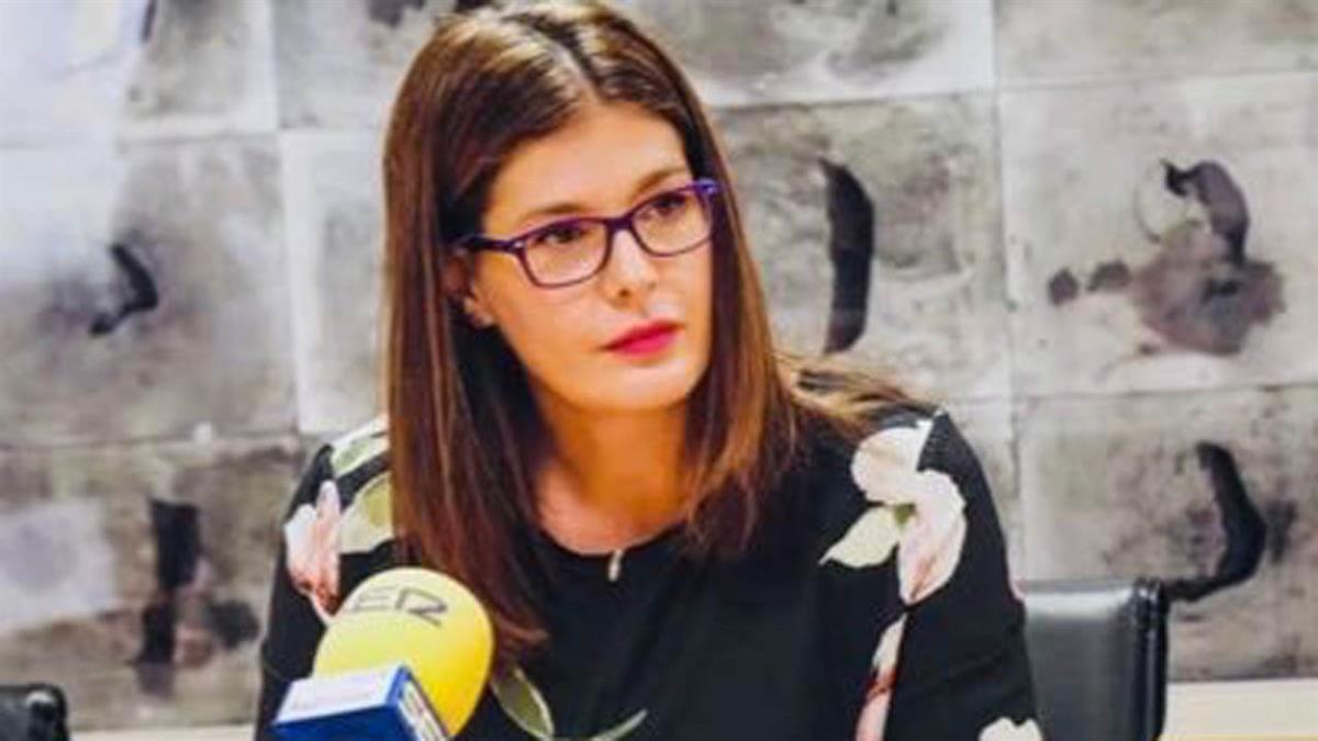 Se la acusa de delitos de malversación y prevaricación administrativa 