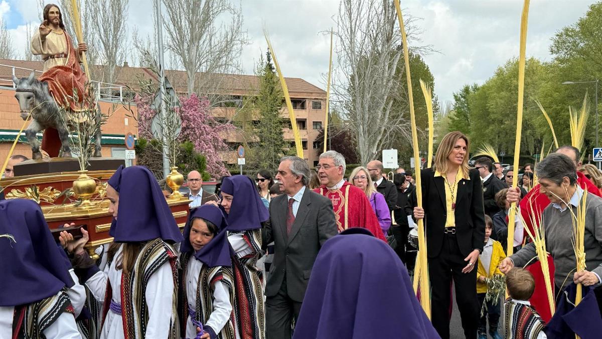 Paloma Tejero, asistió a la misa y procesión de Domingo de Ramos en la parroquia de la Anunciación de Nuestra Señora
