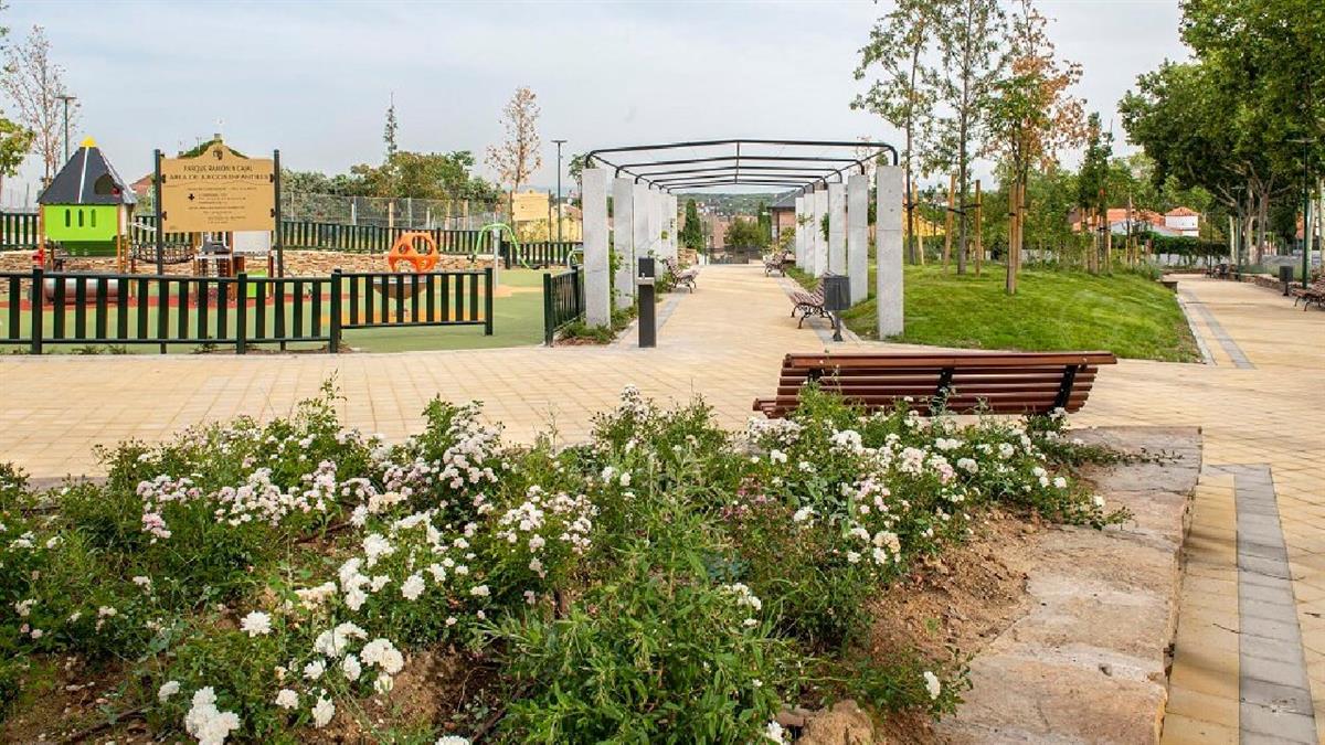 También permanecerán precintadas las zonas de aparcamiento de la calle Benedicto XVI y la de calle Prado de Torrejón