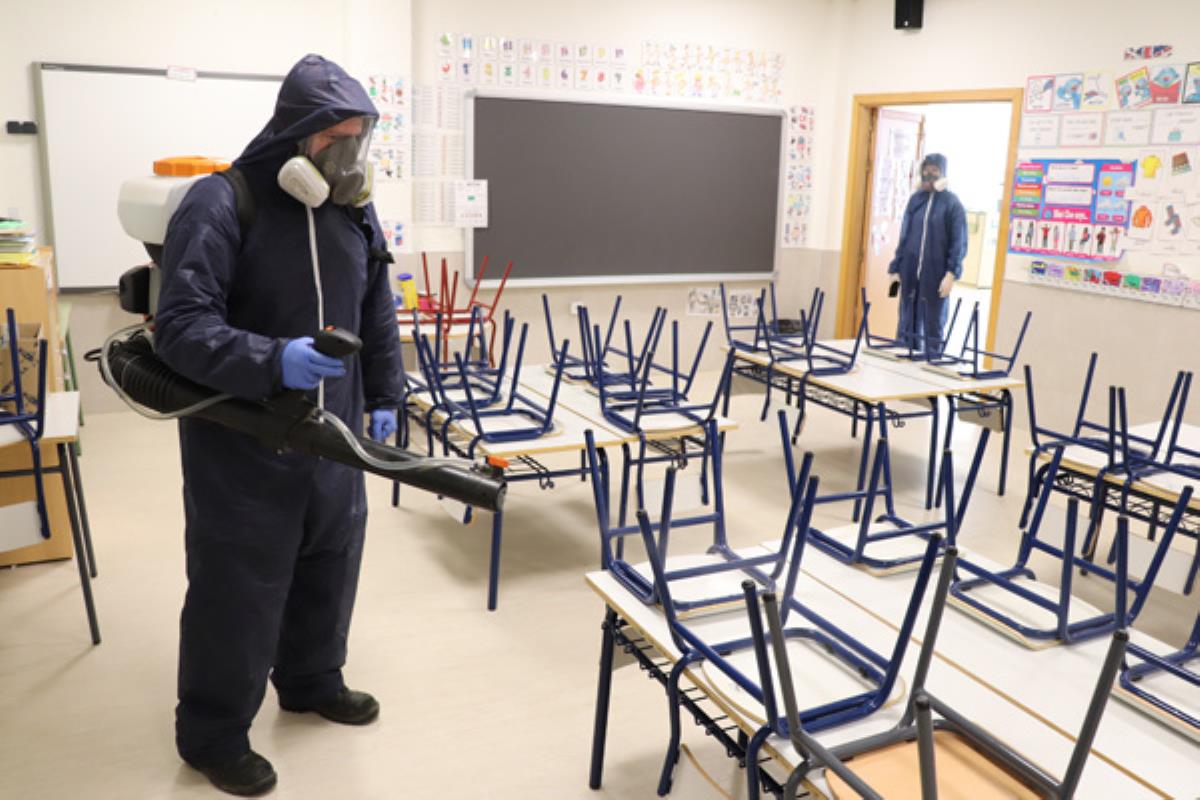 El objetivo es garantizar la seguridad del personal de los centros educativos