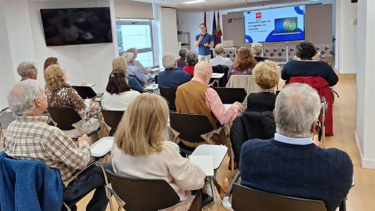 Entre los cursos se encuentran desde “Busca empleo utilizando internet” e  “Introducción a la inteligencia artificial” 