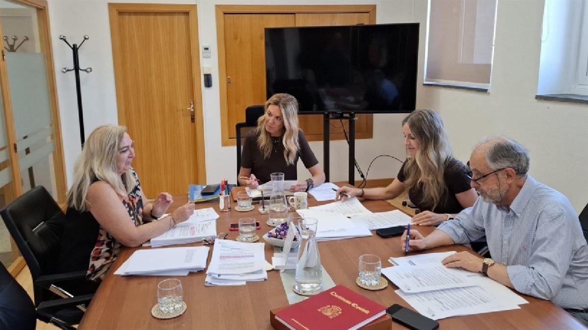 El Gobierno municipal inicia la rebaja del IBI al mínimo y la eliminación de la tasa de vados
