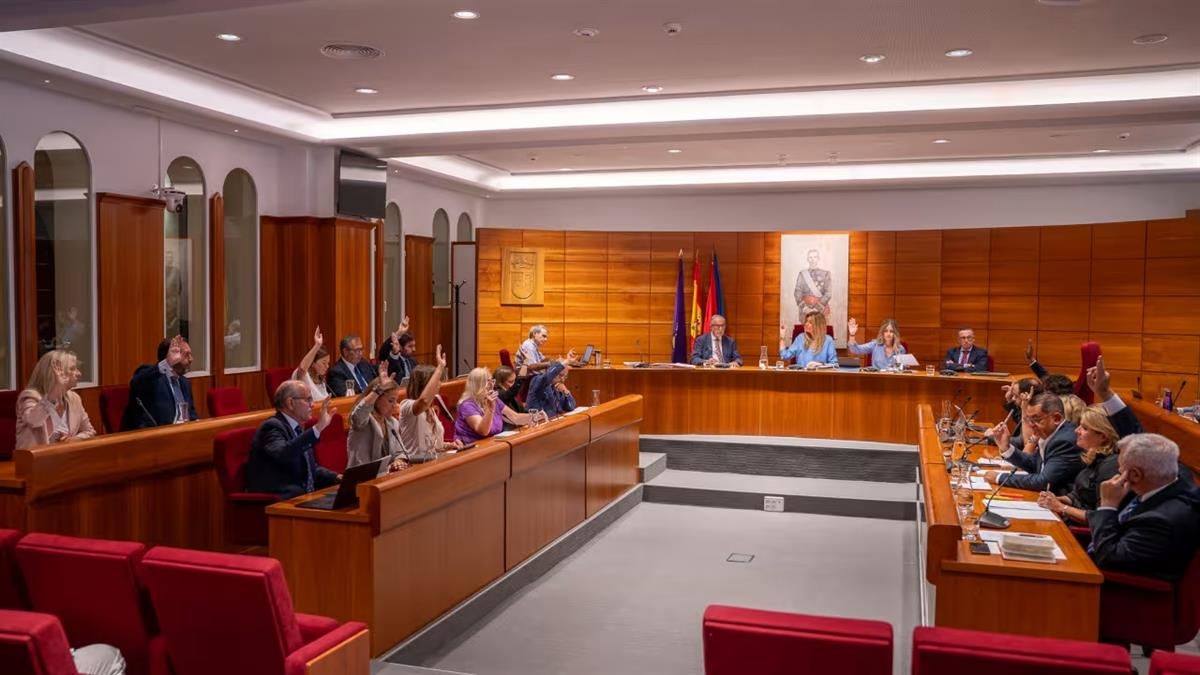 El Pleno da el penúltimo paso para rebajar el IBI al mínimo y eliminar la tasa de vados
