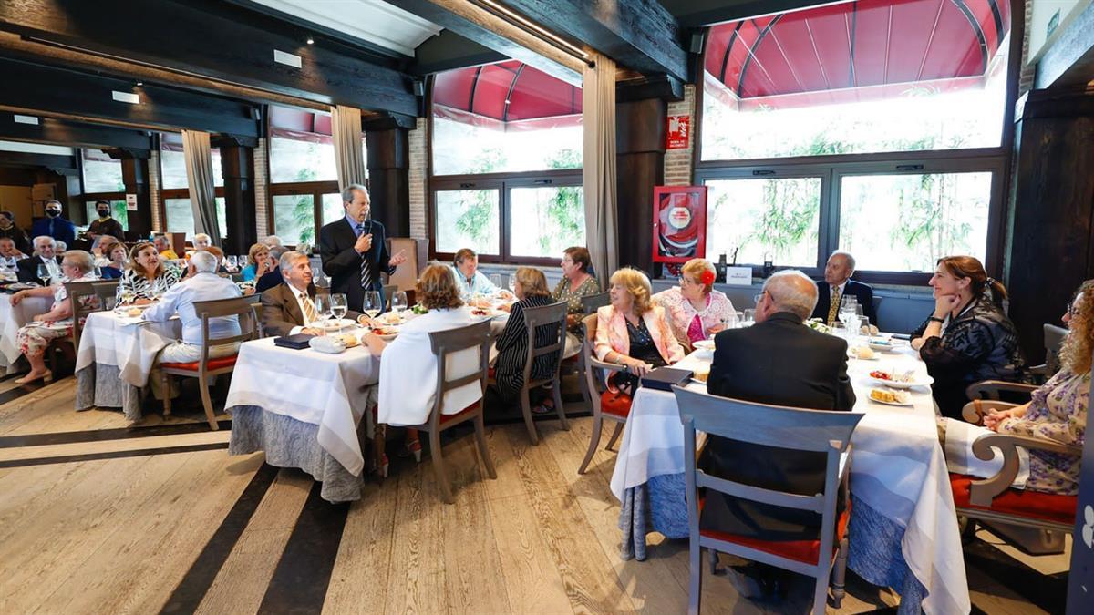 Pérez Quislant: "Representáis una generación que nos supo inculcar el valor del esfuerzo"