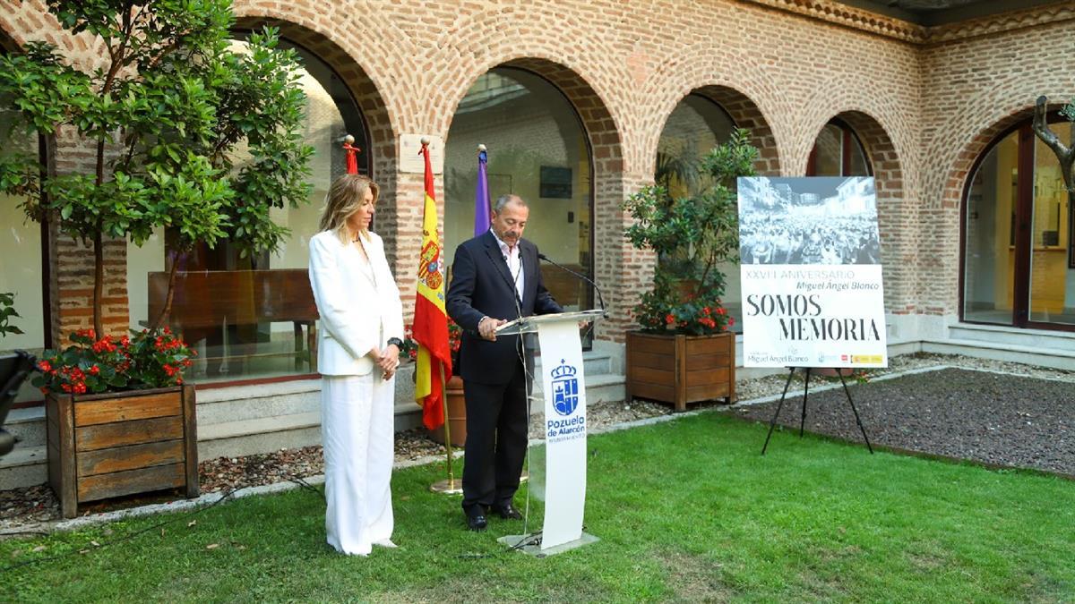 La localidad rindeió homenaje a Miguel Ángel Blanco en el XXVIII aniversario de su secuestro y asesinato por parte de ET