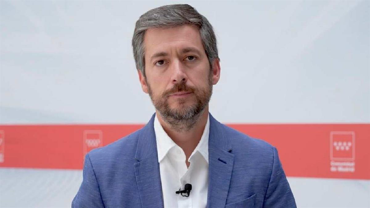 Así carga contra el PSOE y zanja la polémica sobre el colapso en Metro el portavoz del Gobierno regional