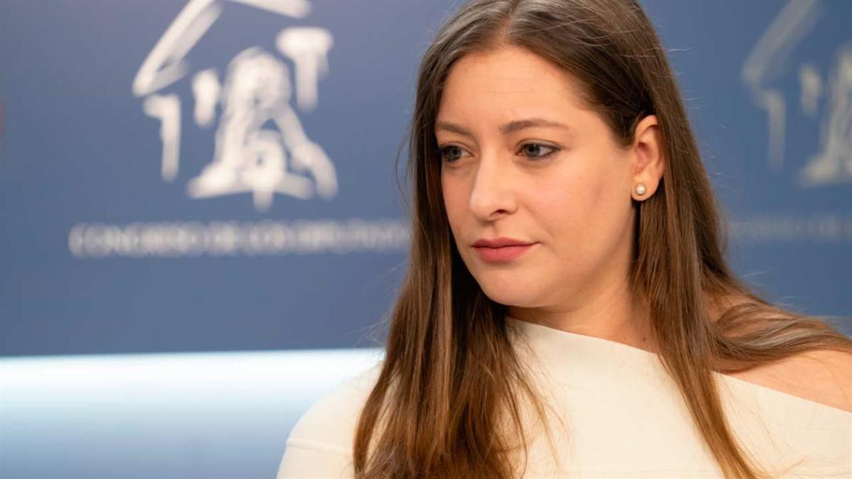 La portavoz del PP en el Congreso señala al presidente por “dictar sentencia” en una entrevista