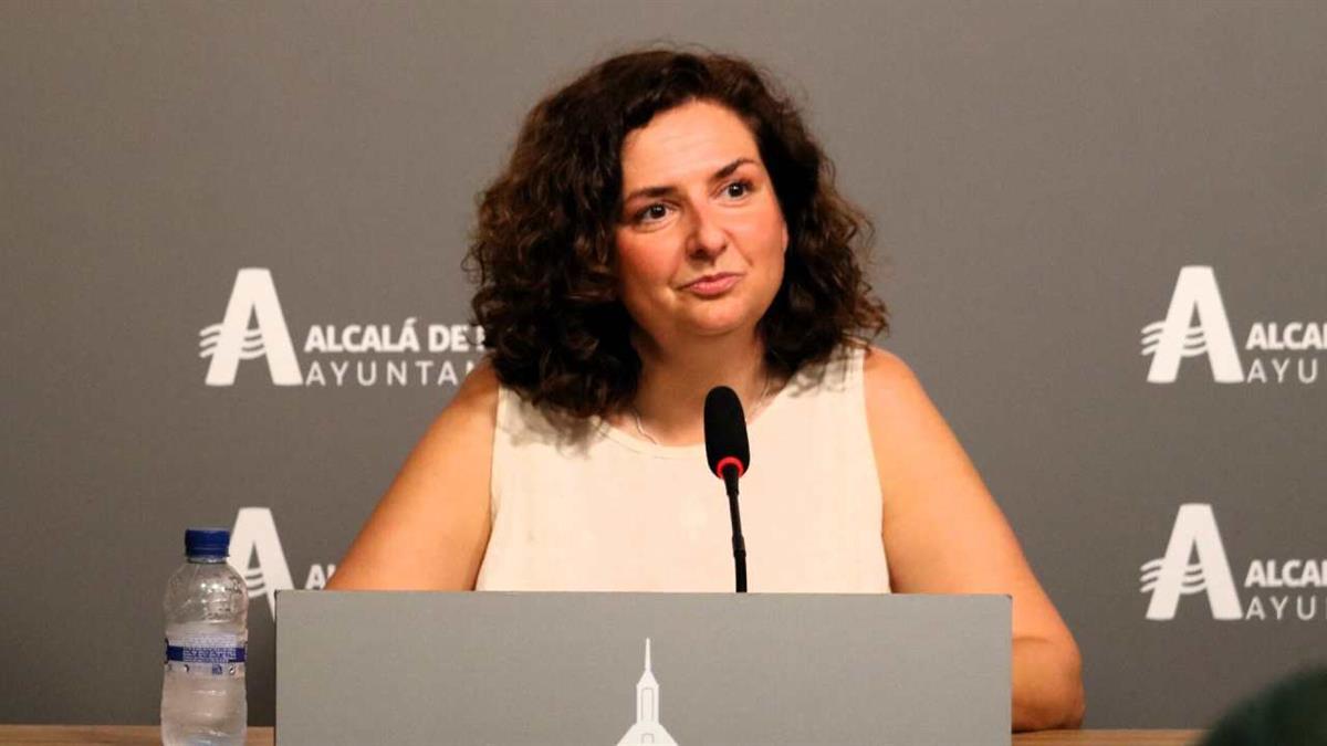 La concejala de Seguridad Ciudadana se ha defendido de las acusaciones vertidas por el PSOE 