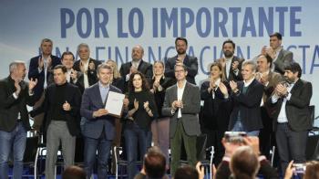 El líder del PP asegura que el presidente del Gobierno "compra el proyecto independentista a cambio de seguir en la Moncloa”