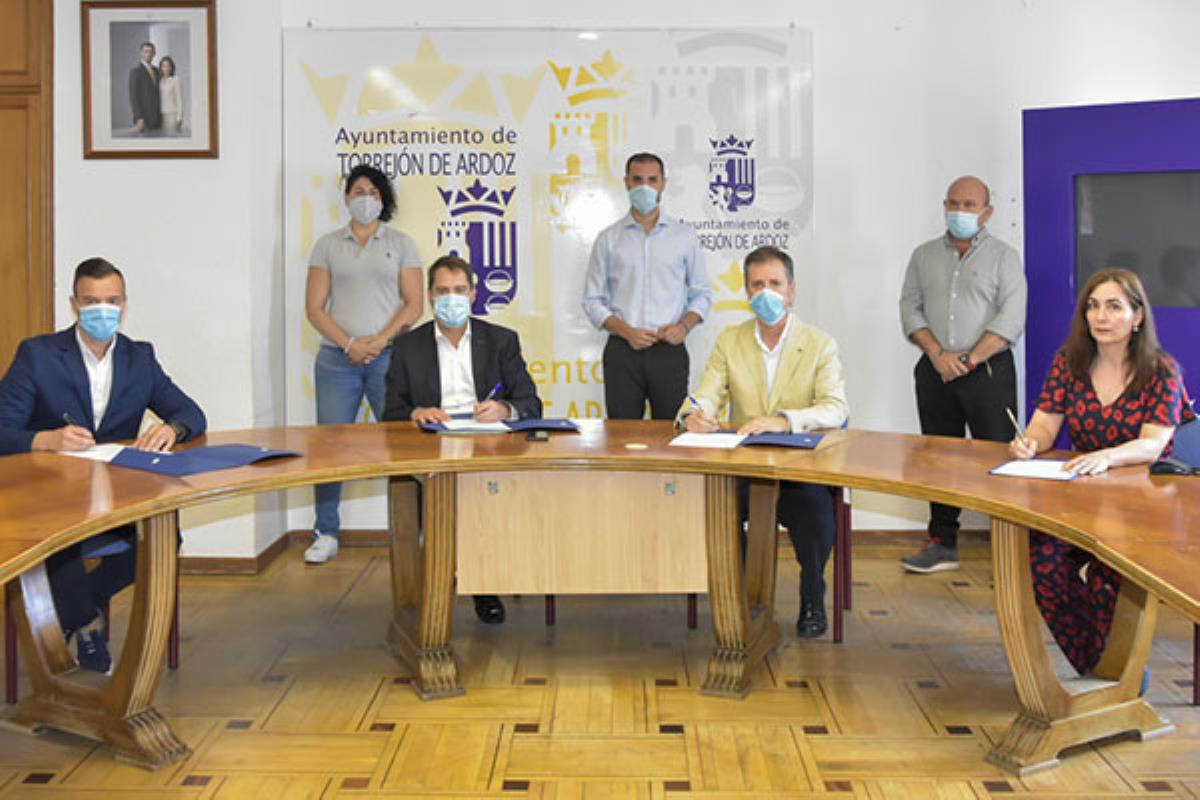 La firma se ha llevado a cabo en la reunión convocada este lunes