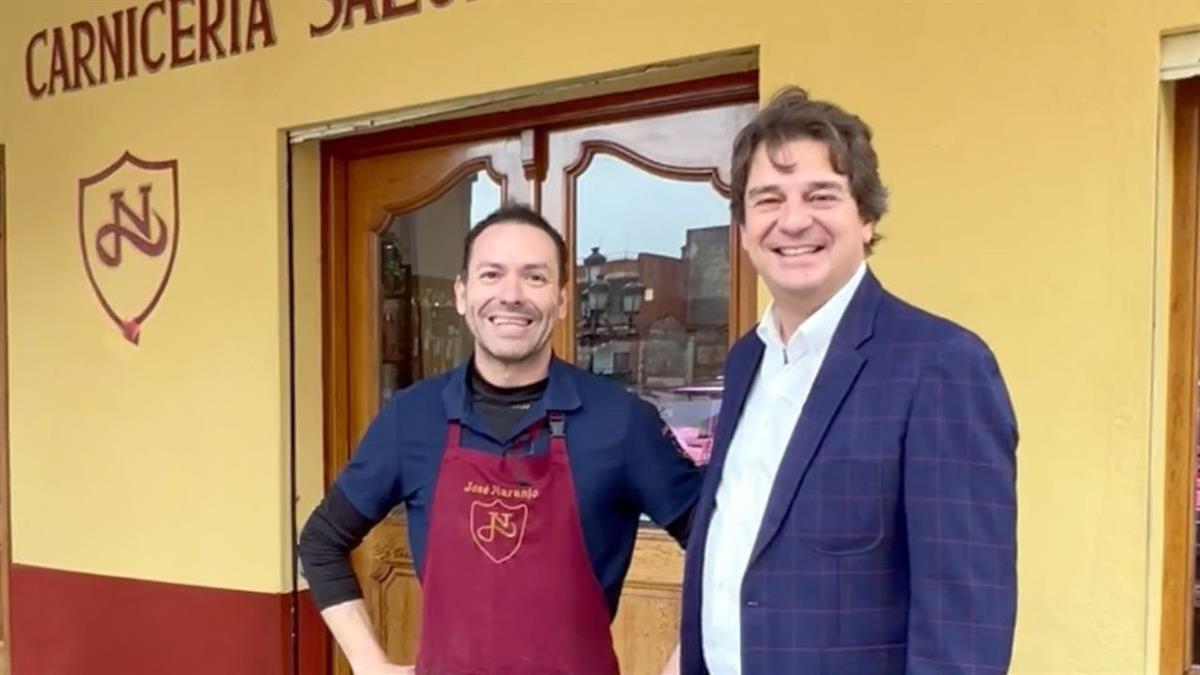 José Manuel Naranjo, de la carnicería situada en la Plaza de España, representará a todo el comercio local de nuestra ciudad